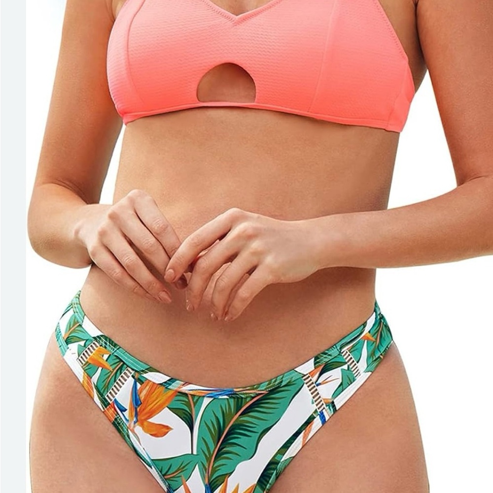 Cupshe Pink and Green Bikini Set Sporty Tropical Design